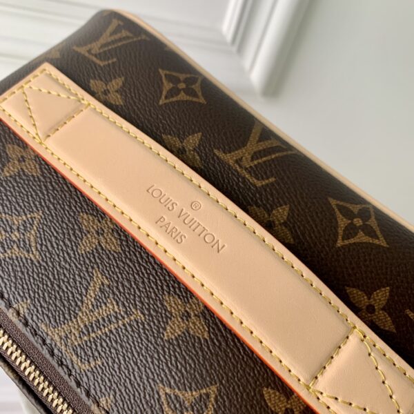M11750 COSMETIC BAG - Image 9