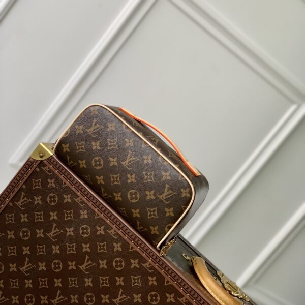M11750 COSMETIC BAG - Image 5