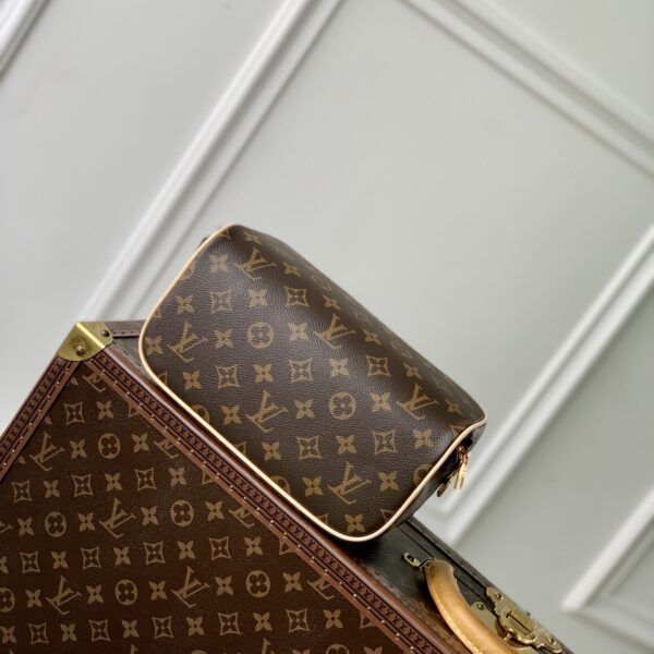 M11750 COSMETIC BAG - Image 3