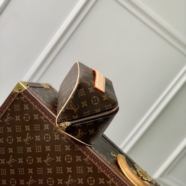 M11750 COSMETIC BAG - Image 4