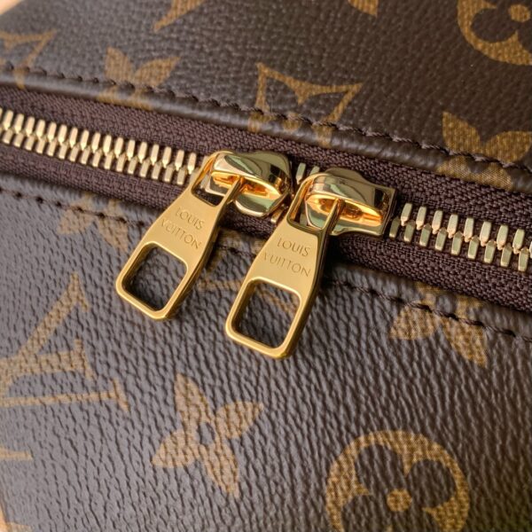 M11750 COSMETIC BAG - Image 7