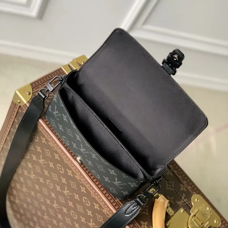 M23955 BlackMedium 33x19x9cm High Quality Bags - Image 9