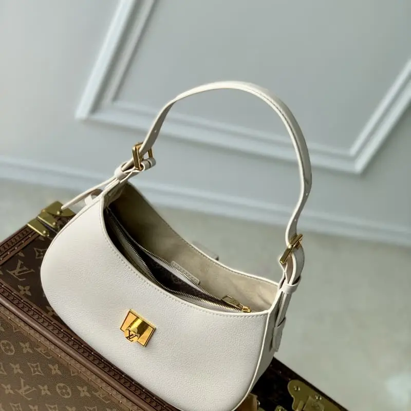 M24990 White 26x18x7cm High Quality Bags - Image 9