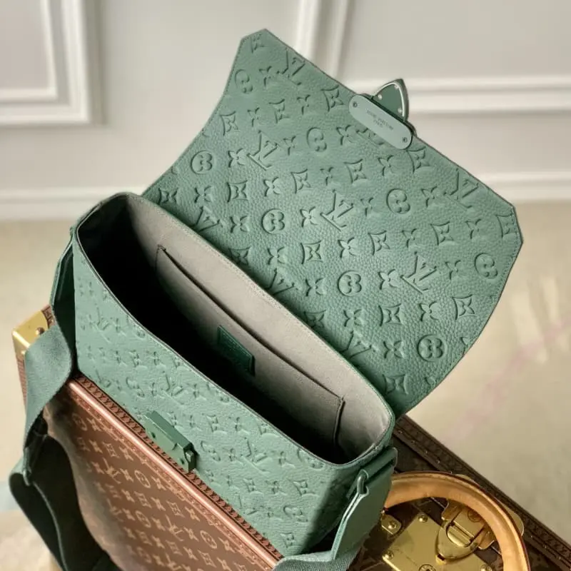 M24439 28x16x10cm High Quality Bags - Image 9