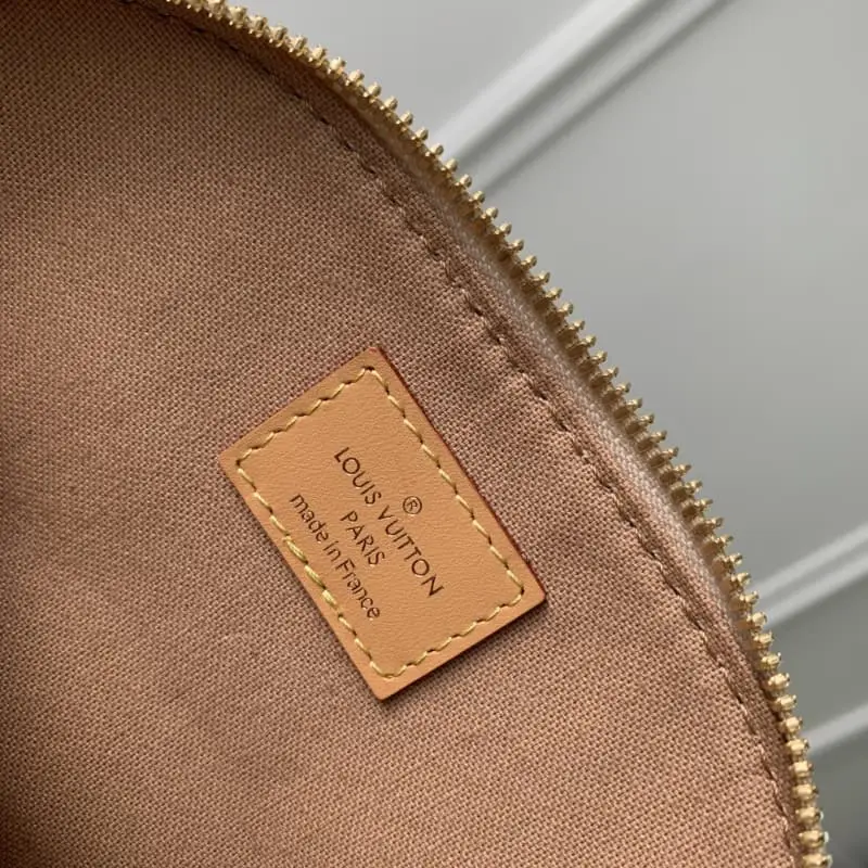 M82717 18x12x8cm High Quality Bags - Image 8