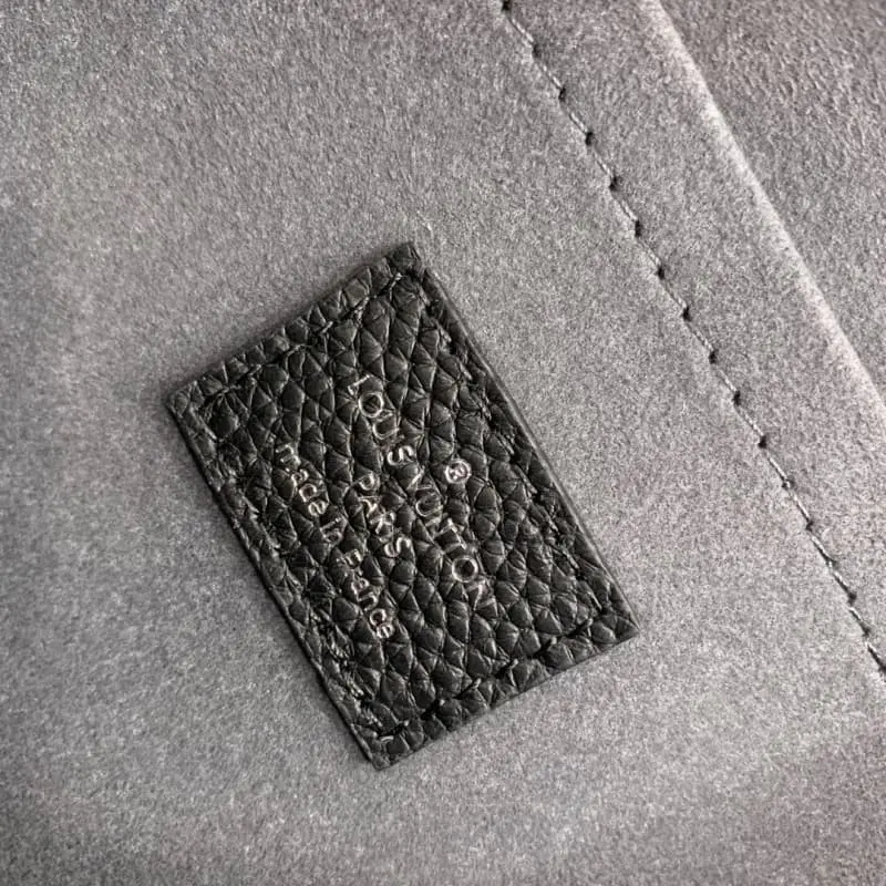 M24255 29x18x13cm High Quality Bags - Image 9