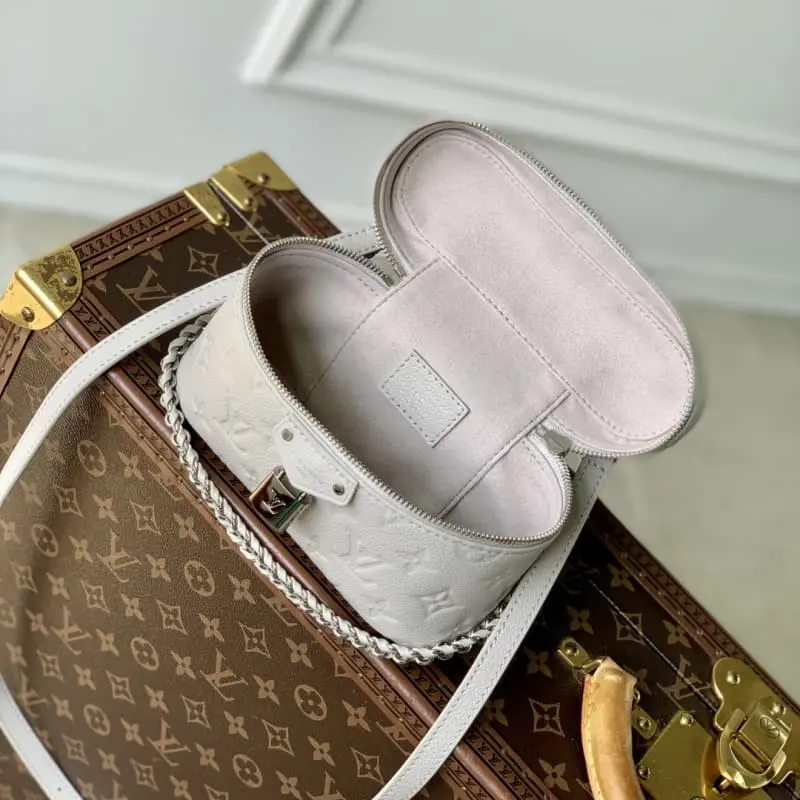 M13593 11.5x6.5x19cm High Quality Bags - Image 9