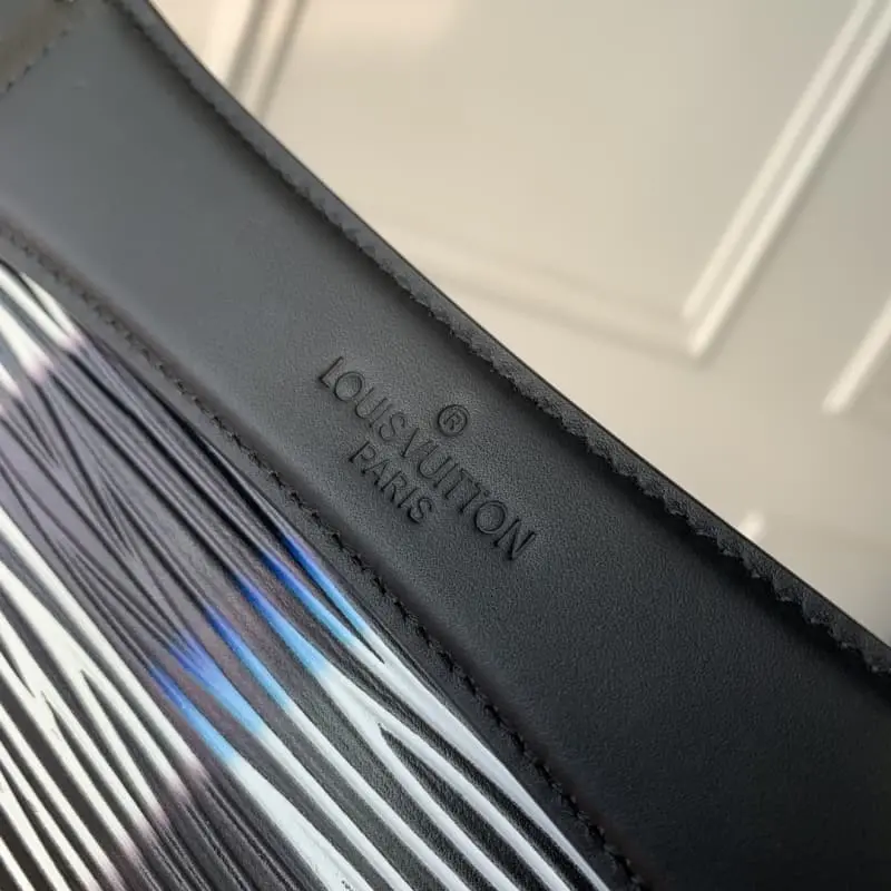 M23744 26x14x14cm High Quality Bags - Image 9