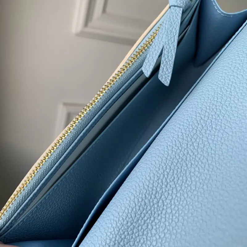 M82341 19x10x2cm High Quality Bags - Image 9