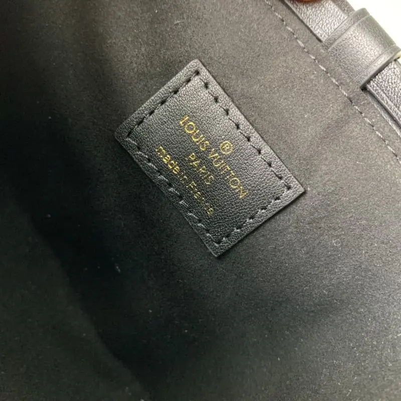 M82886 Black 11.5x11.5x11.5cm High Quality Bags - Image 9