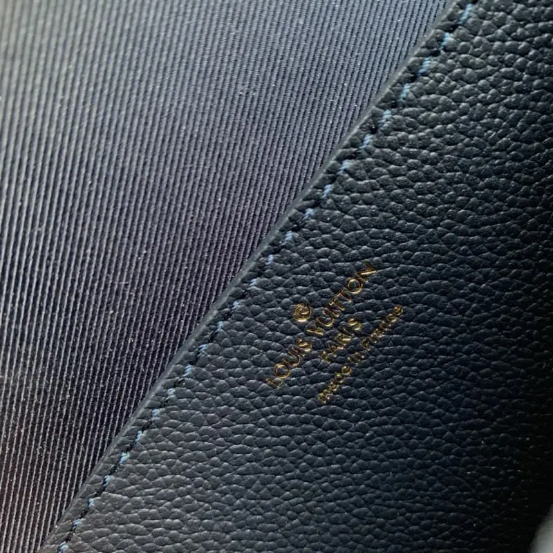 M82671 blue 22x15x5.5cm High Quality Bags - Image 9