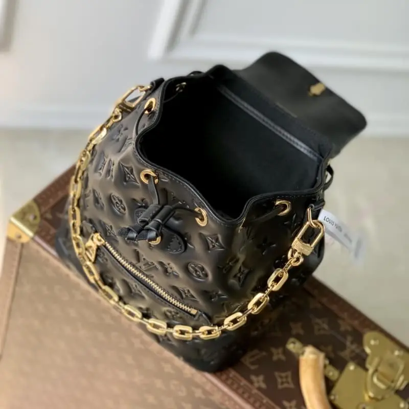 M13357 26x10x21cm High Quality Bags - Image 9