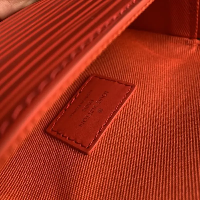 M23837 S2 13x8x4.5cm High Quality Bags - Image 9