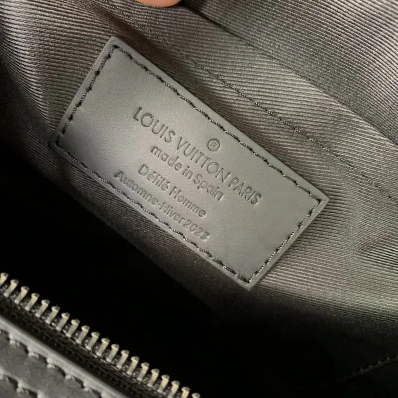 M23092 S2 33x17x17cm High Quality Bags - Image 9