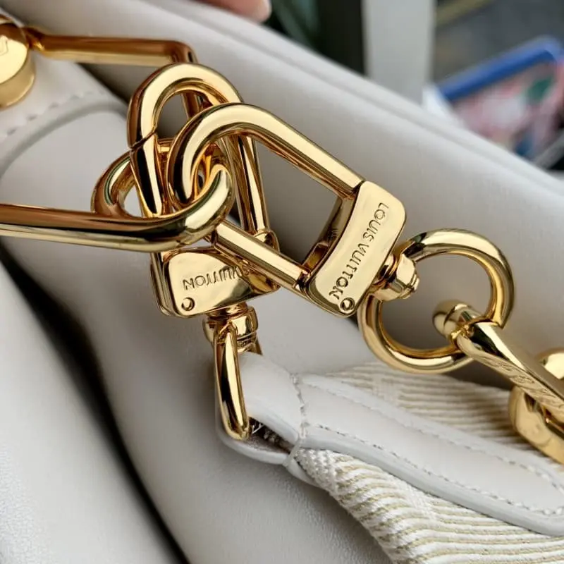 M22954 White 26x20x12cm High Quality Bags - Image 9