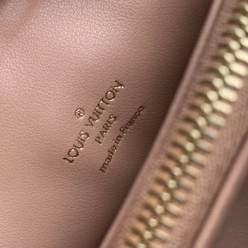 M22395 26x20x12cm High Quality Bags - Image 9