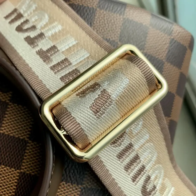 M40489 20.5x13.5x12cm High Quality Bags - Image 9