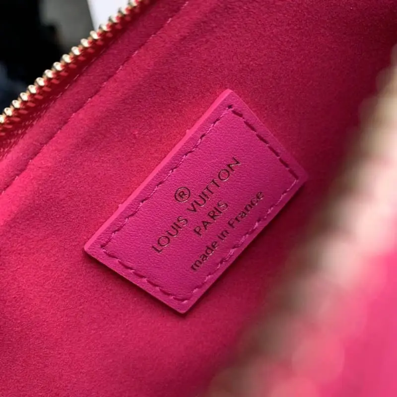 M82232 Rose Red 21.5x12.5x5cm High Quality Bags - Image 9