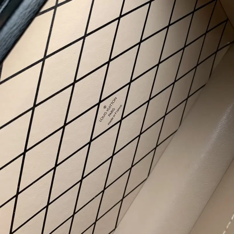 M22895 20x12.5x6cm High Quality Bags - Image 9