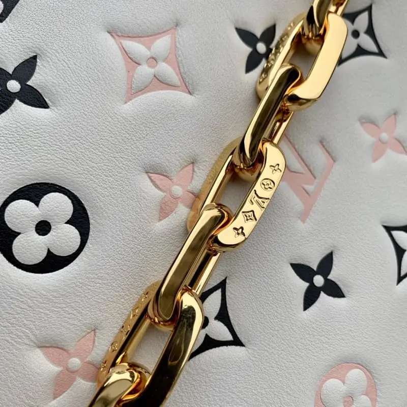 M57791 26x20x12cm High Quality Bags - Image 9