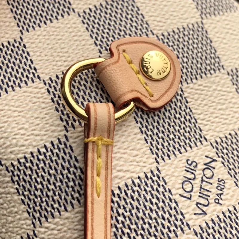 M41361 S1 32x29x17cm High Quality Bags - Image 9