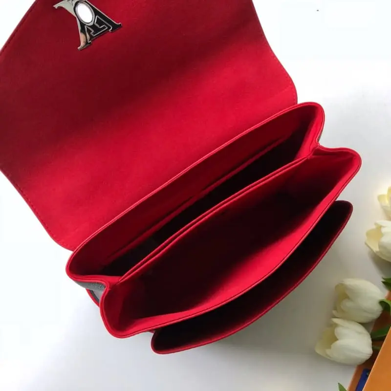 M53197 28x20x11cm High Quality Bags - Image 8