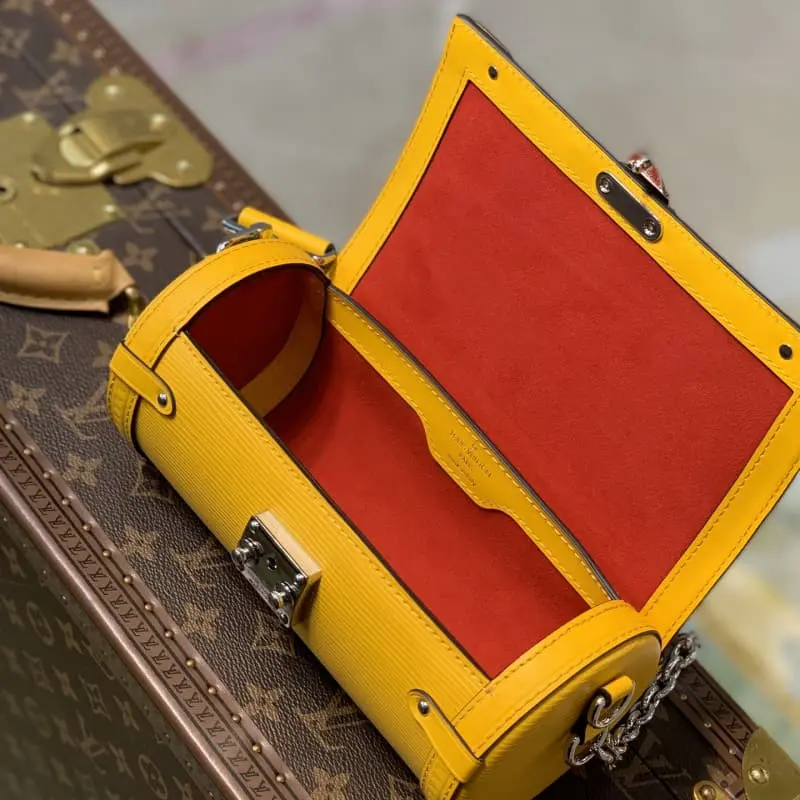 M58647 19x9x9cm High Quality Bags - Image 8