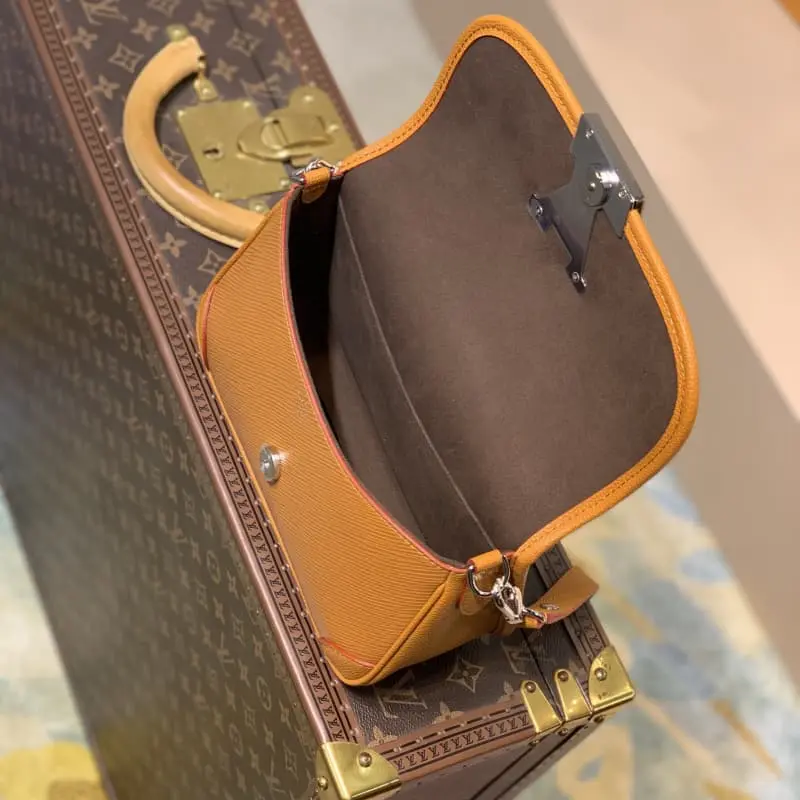 M59459 24.5x15.5x9cm High Quality Bags - Image 8