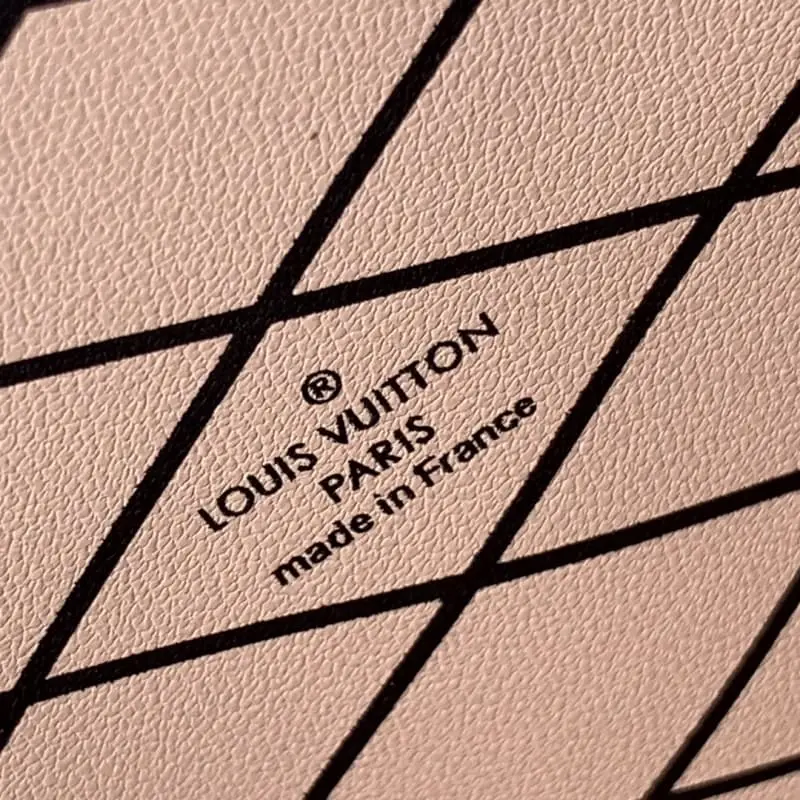 M55456 Red 20x12x5.5cm High Quality Bags - Image 9