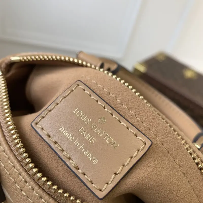 M81625 16x11x9cm High Quality Bags - Image 9