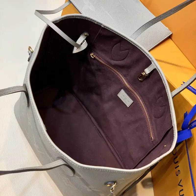 M45686 32x29x17cm High Quality Bags - Image 8