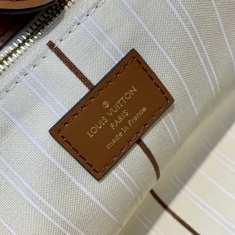 M95505 25x20x12cm High Quality Bags - Image 9