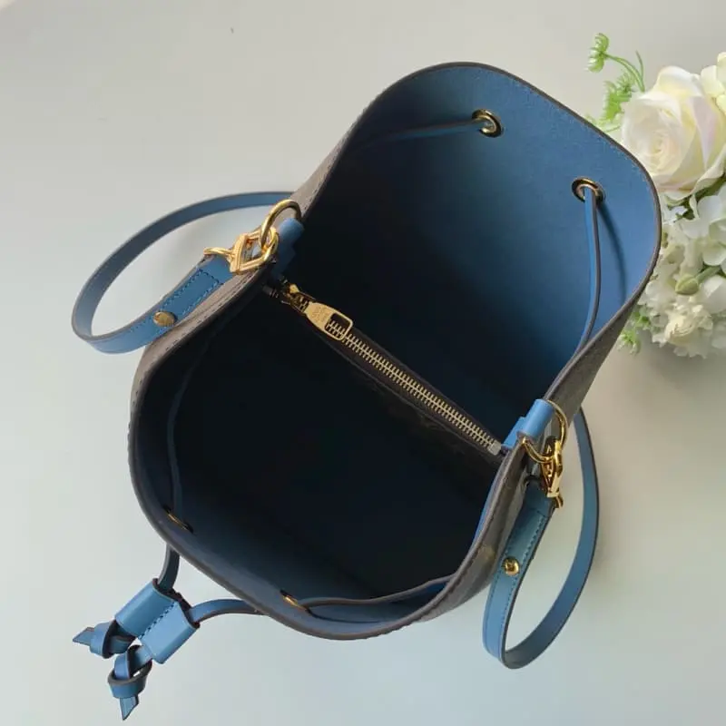 M43569 26X22X27cm High Quality Bags - Image 9