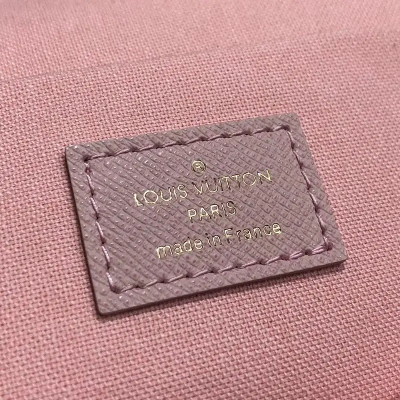 M63106 21x11x2cm High Quality Bags - Image 9