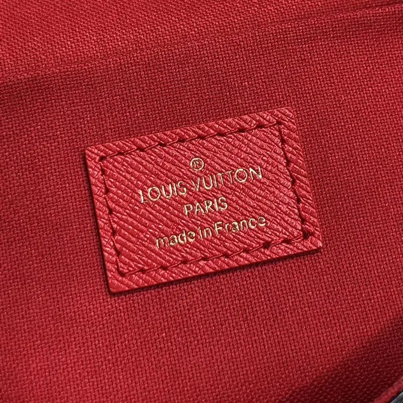 M62032 21x11x2cm High Quality Bags - Image 9