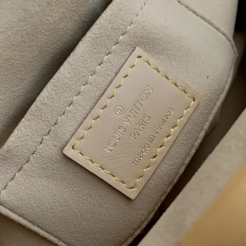 M46544 28x14x10cm High Quality Bags - Image 9