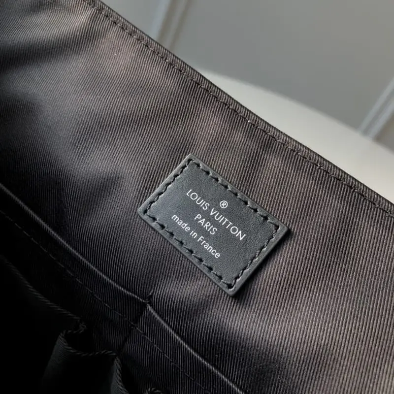 N41643 33x28x8cm High Quality Bags - Image 9