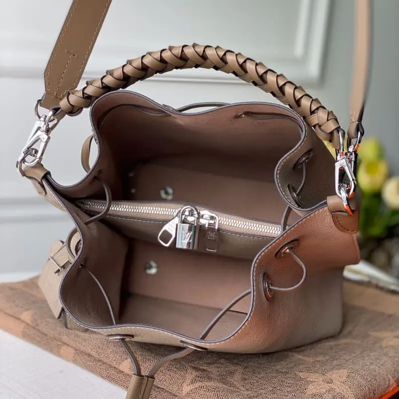 M55799 25x25x20cm High Quality Bags - Image 9