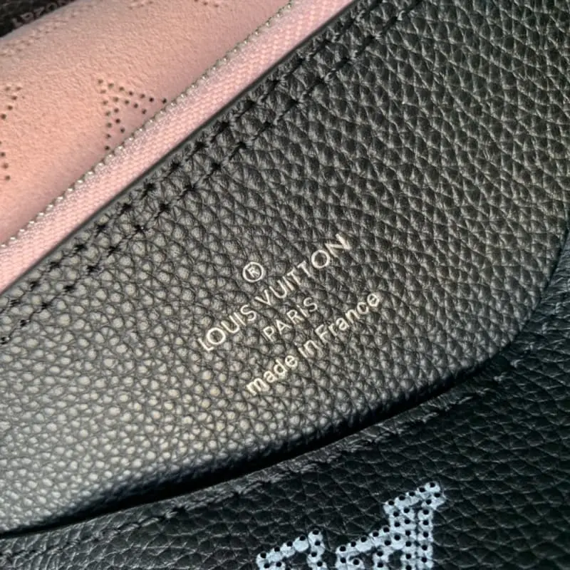 M53188 35x40x17cm High Quality Bags - Image 9