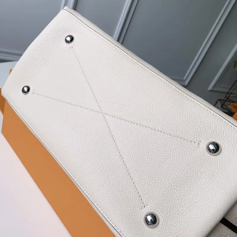 M53188 Beige 35x40x17cm High Quality Bags - Image 8