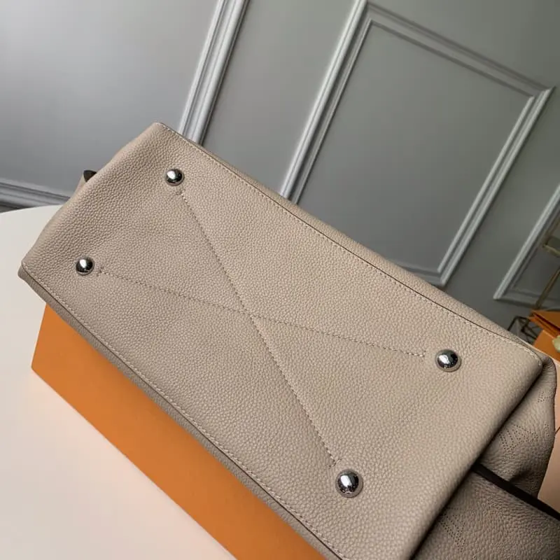 M53188 Apricot 35x40x17cm High Quality Bags - Image 8