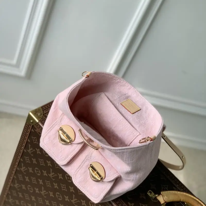 M13031 26x7x24cm High Quality Bags - Image 9