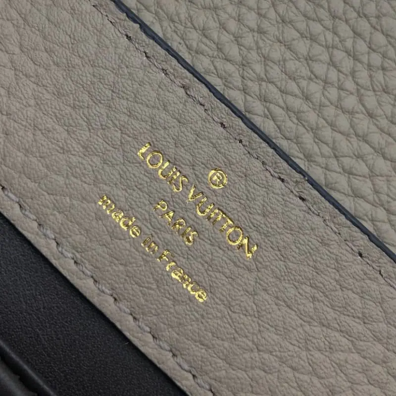 N92802 21x14x8cm High Quality Bags - Image 9