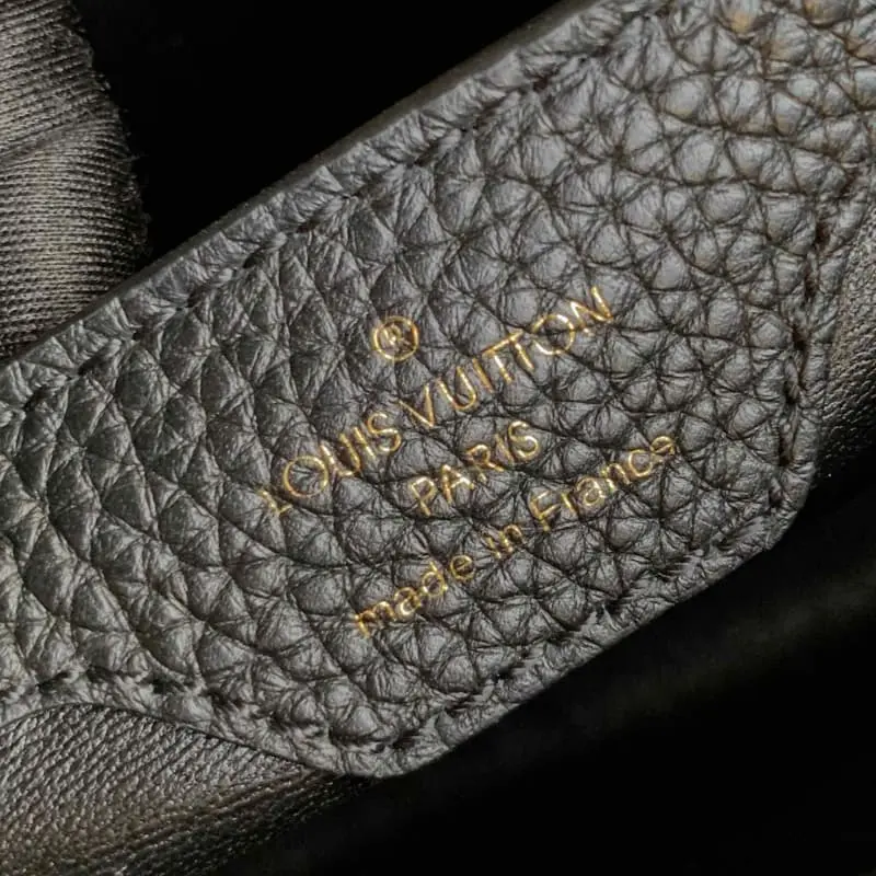 M90199 27x21x10cm High Quality Bags - Image 9