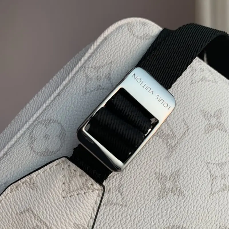 M30873 26x20x10.5cm High Quality Bags - Image 9