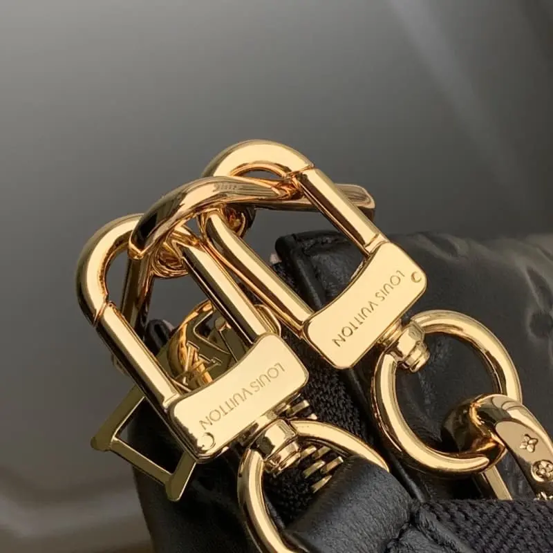 M57790 26x20x12cm High Quality Bags - Image 8