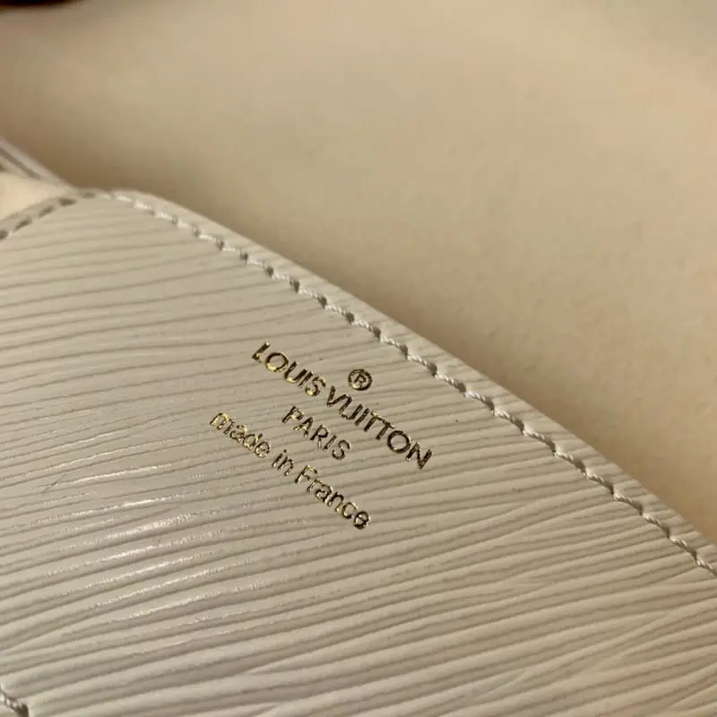 M59896 23x17x9.5cm High Quality Bags - Image 8