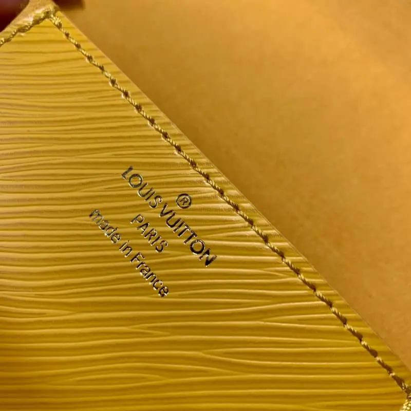 M59896 S2 23x17x9.5cm High Quality Bags - Image 8