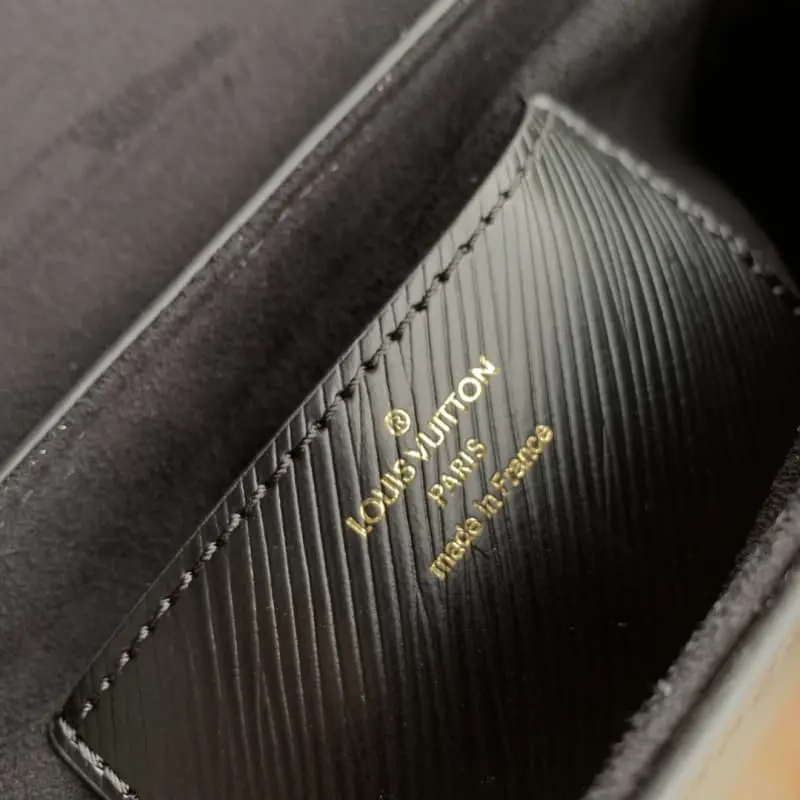 M59218 23x17x9.5cm High Quality Bags - Image 8