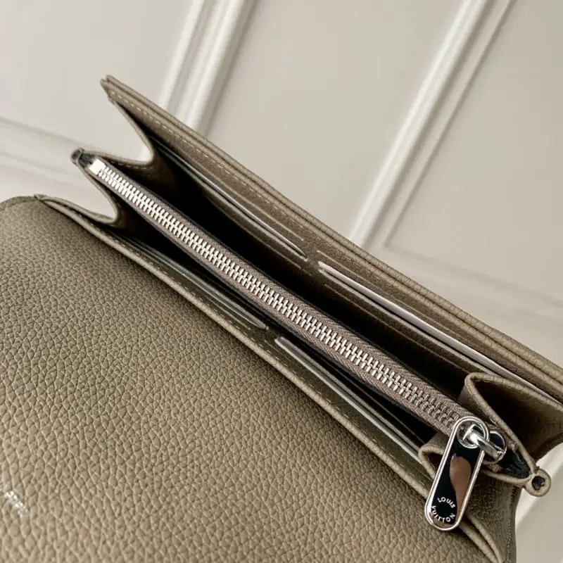 M60144 Apricot 19x12x2cm High Quality Bags - Image 9